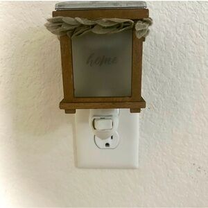 🔥 ACCENT Botanical Farmhouse Brown Wooden Home Fragrance PlugIn Great condition